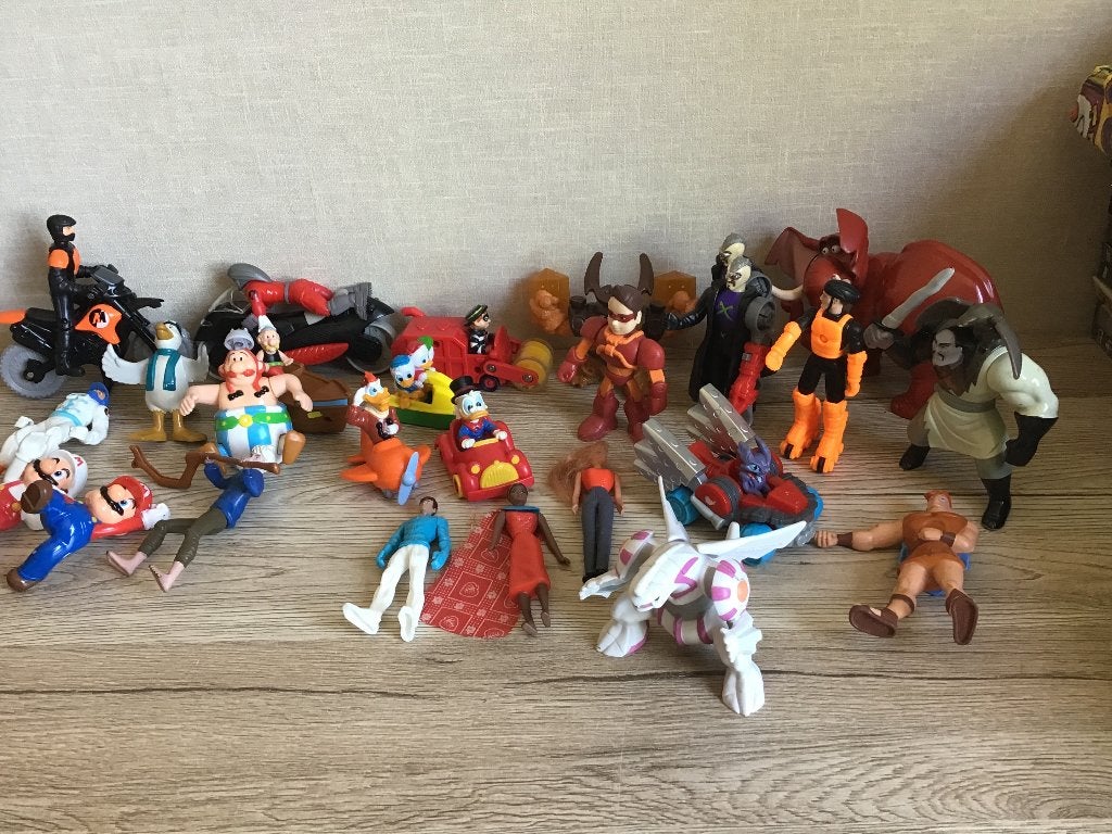 26 MacDonald Happy Meal figuren, Verzenden, Gebruikt