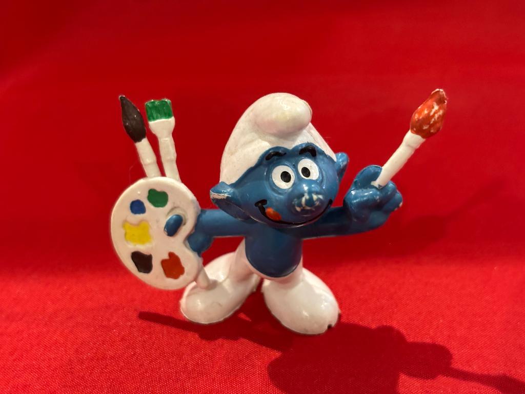 Schildersmurf met kwasten en palet. Hoogte 5 cm. Peyo Bully., Ophalen, Gebruikt, Overige Smurfen, Poppetje, Figuurtje of Knuffel