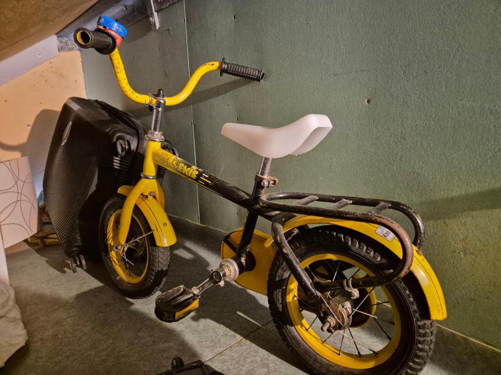 Gele kinderfiets met bagagedrager - Gebruikt, Ophalen, Terugtraprem, Gebruikt, Loekie