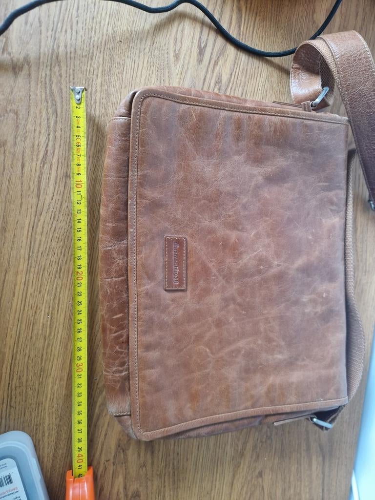 DBramante1928 Laptoptas - Bruin Leer, Computers en Software, Laptoptassen, Gebruikt, Schoudertas, 14 inch, Gevoerd laptopvak, Schouderband
