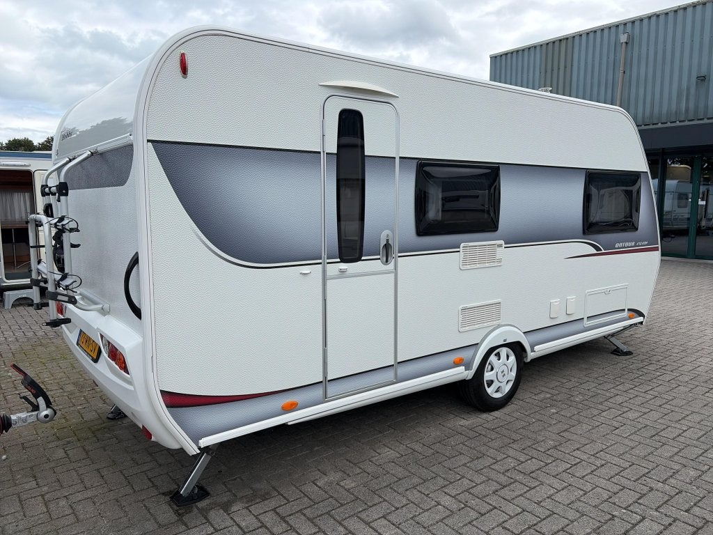 Hobby On Tour 470 KMF Voortent/Fietsendrager, Dwarsbed, Hobby, Bedrijf, Schokbreker
