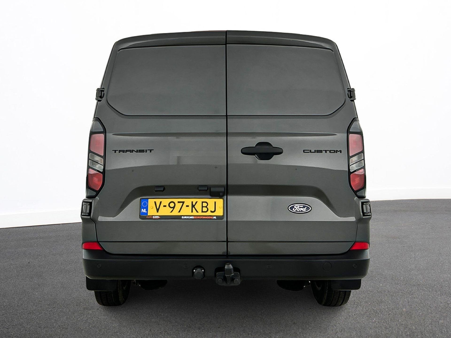 Ford Transit Custom 300 2.0 TDCI L2H1 Trend Nieuw Model Auto, Gebruikt, 4 cilinders, 2800 kg, Origineel Nederlands