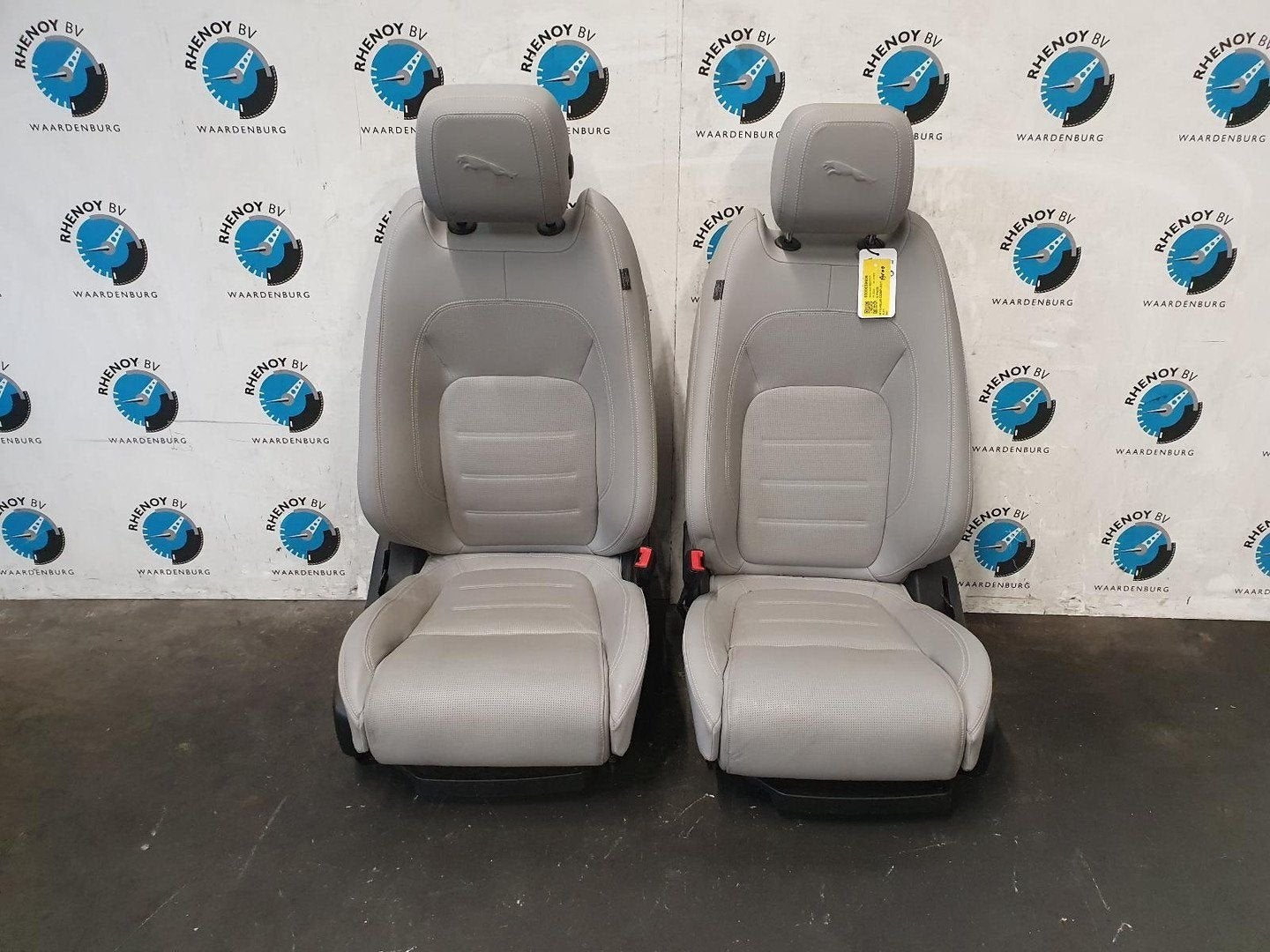 JAGUAR E PACE X540 R-Dynamic HSE INTERIEUR COMPLEET 2023, Ophalen of Verzenden, Gebruikt, Stiba lid