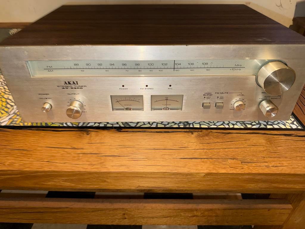 Akai Stereo Tuner AT-2400 - Vintage Audio, Ophalen, Gebruikt, Analoog