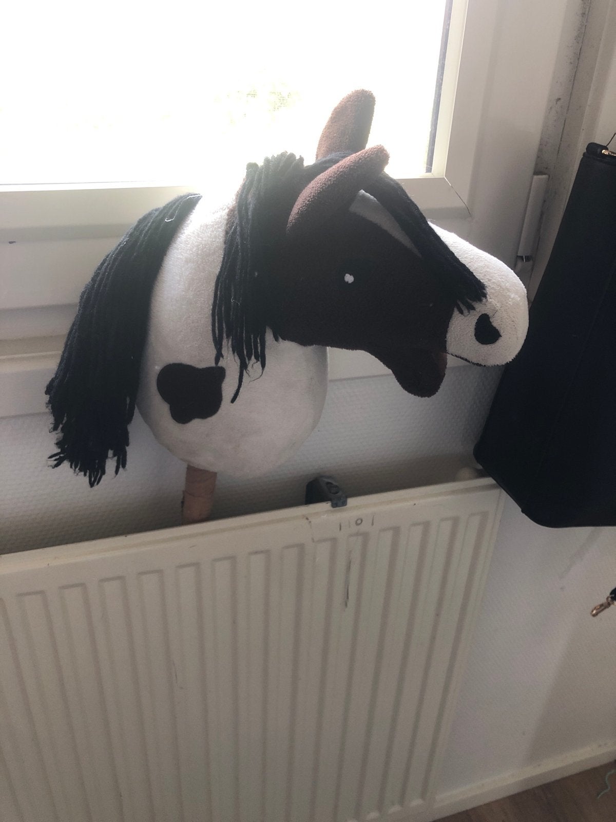 Mooi bruin met wit stokpaardje - zo goed als nieuw, Ophalen, Zo goed als nieuw