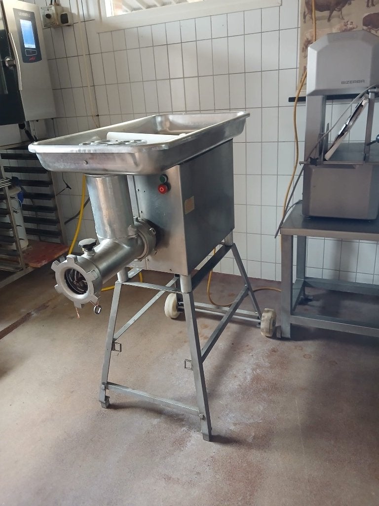 Gehaktmachine, Ophalen