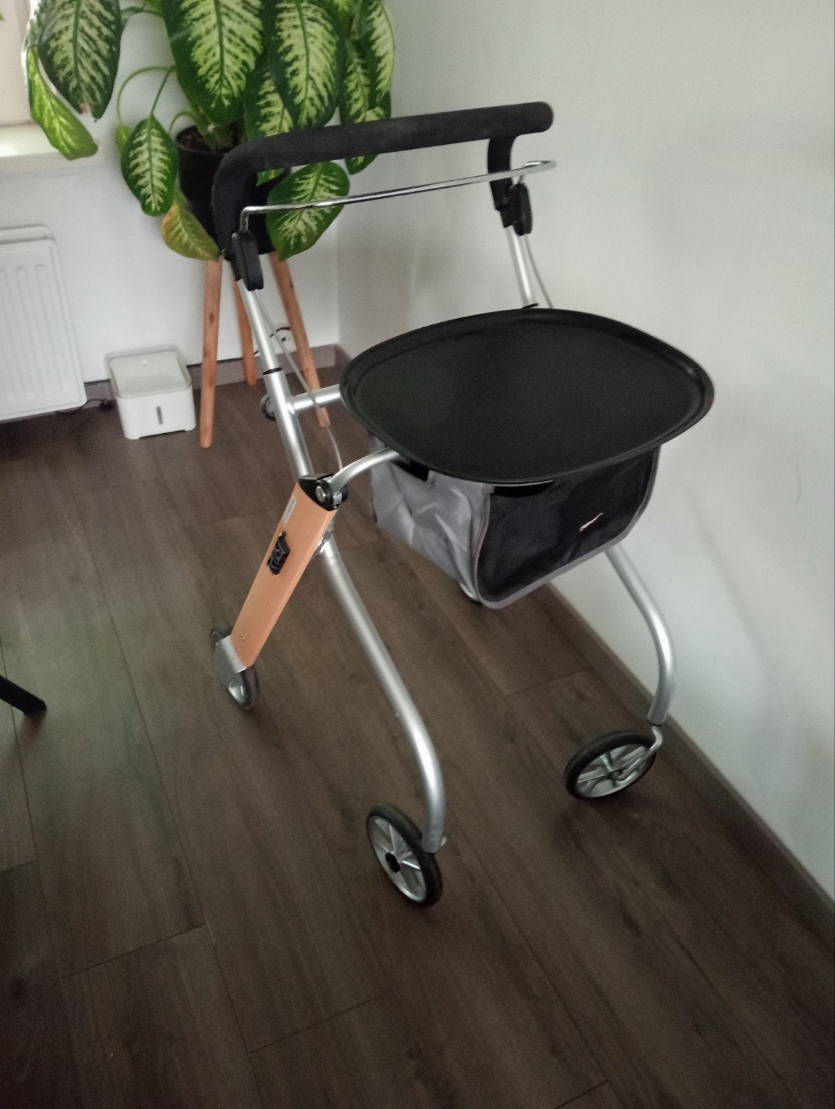 trust rollator voor binnen, Ophalen, Lichtgewicht, Gebruikt
