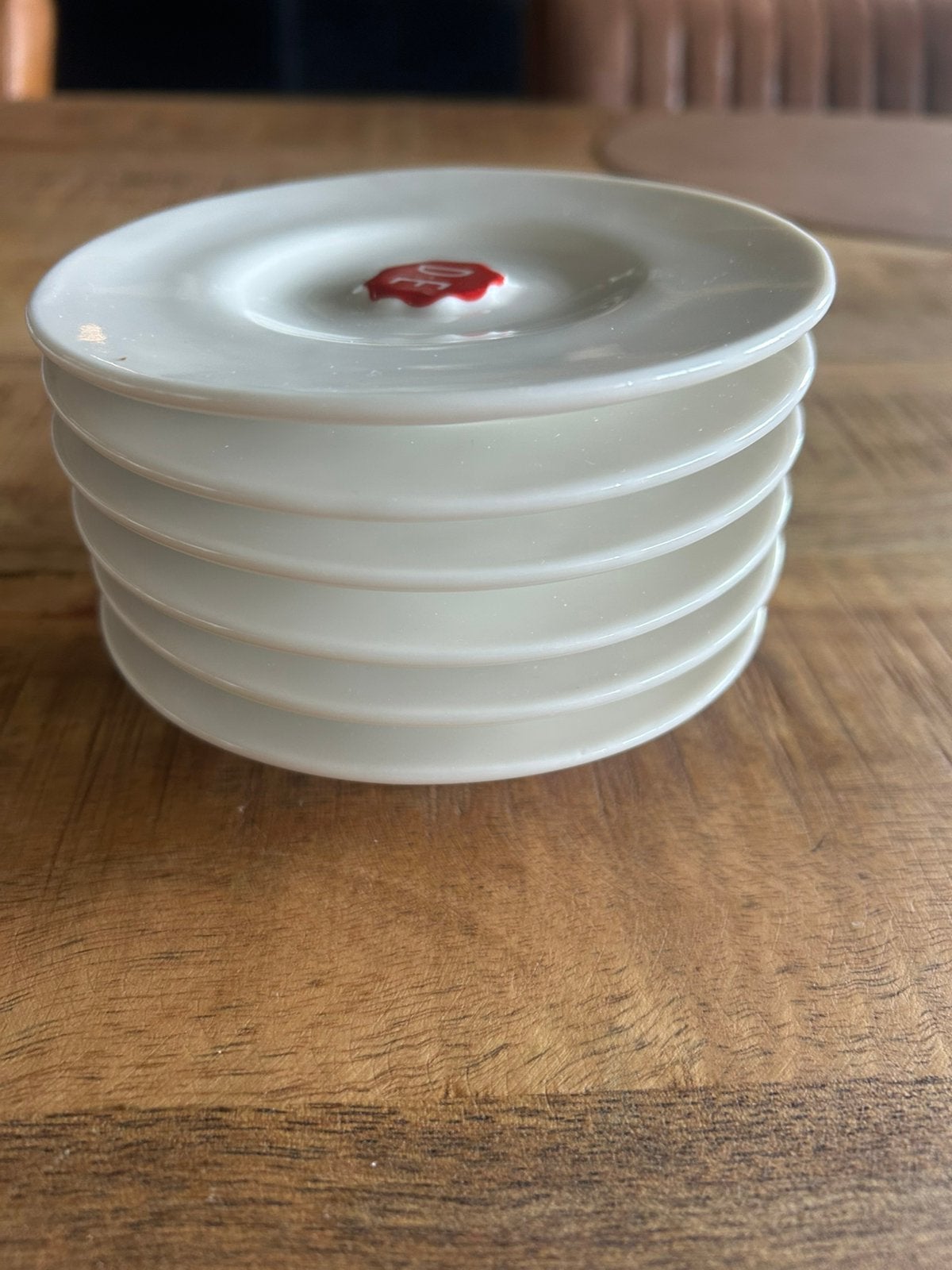 6 Douwe Egberts schoteltjes 25 cm doorsnee, Ophalen, Zo goed als nieuw, Overige stijlen, Kop(pen) en/of Schotel(s)