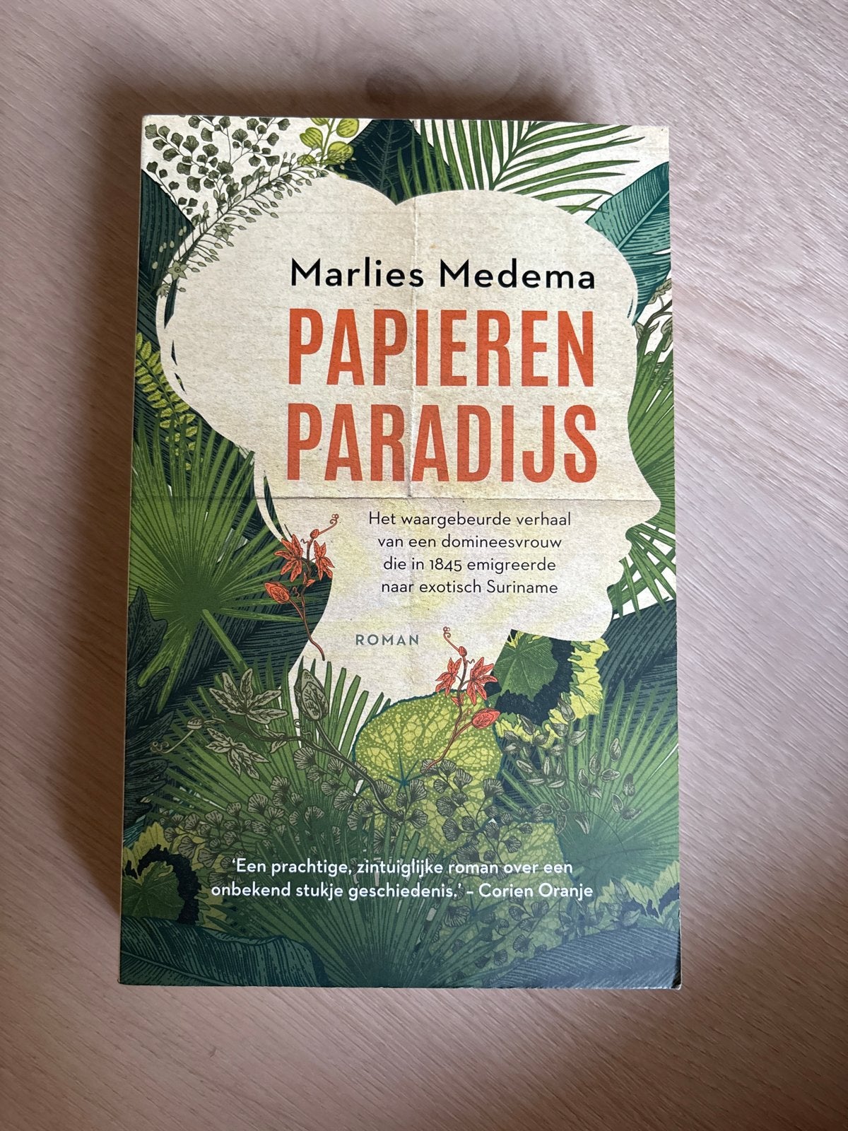 Papieren Paradijs - Marlies Medema (Roman), Ophalen of Verzenden, Zo goed als nieuw, Nederland