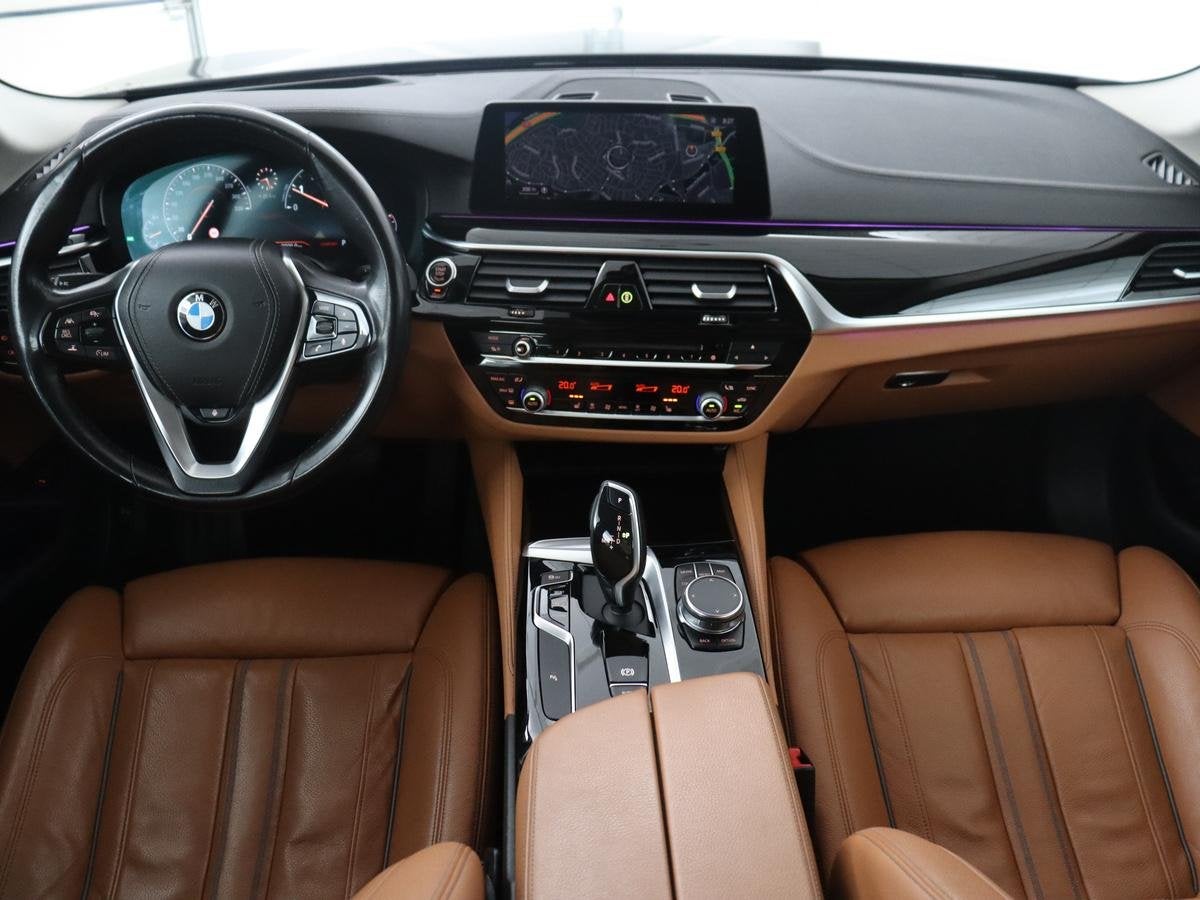 BMW 5-serie Touring 530i xDrive High Executive | Pano.Dak |, Auto's, Automaat, 1998 cc, Gebruikt, Euro 6