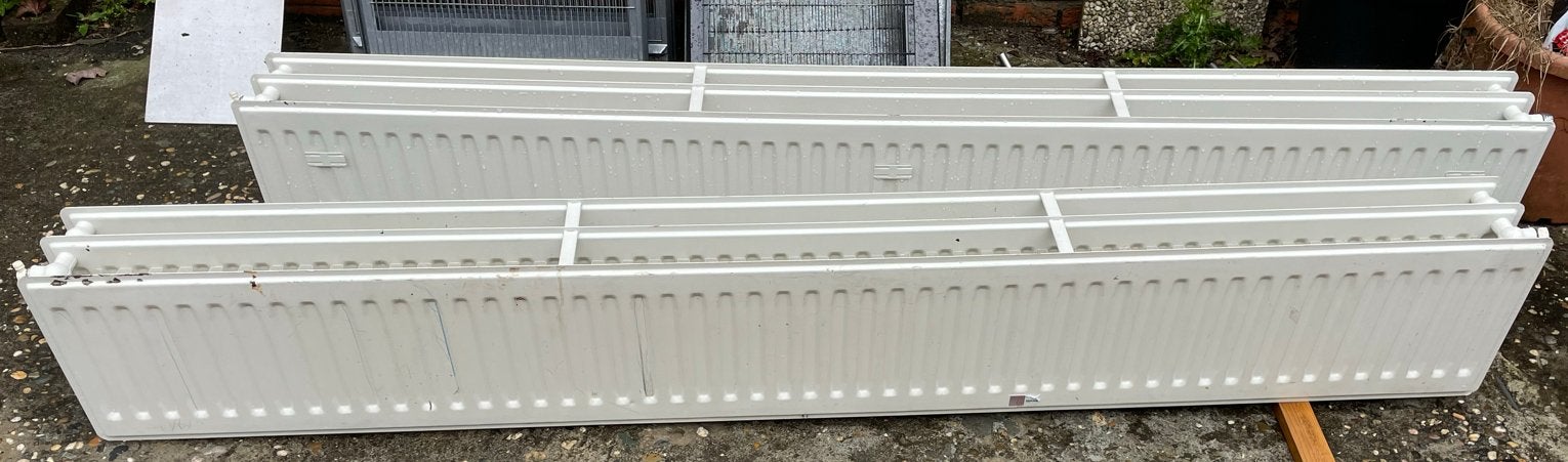 T.e.a.b. Twee radiatoren 30cm hoog, 210cm, crème, Ophalen, 30 tot 80 cm, Gebruikt, Radiator