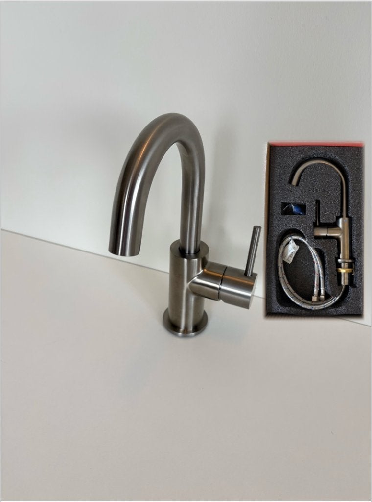Nieuwe luxe wastafelkraan hoog | Gebogen uitloop | Nikkel, Info@regn.nl, Vreebergen 5, 9403 ET Assen, Regn, Nieuw