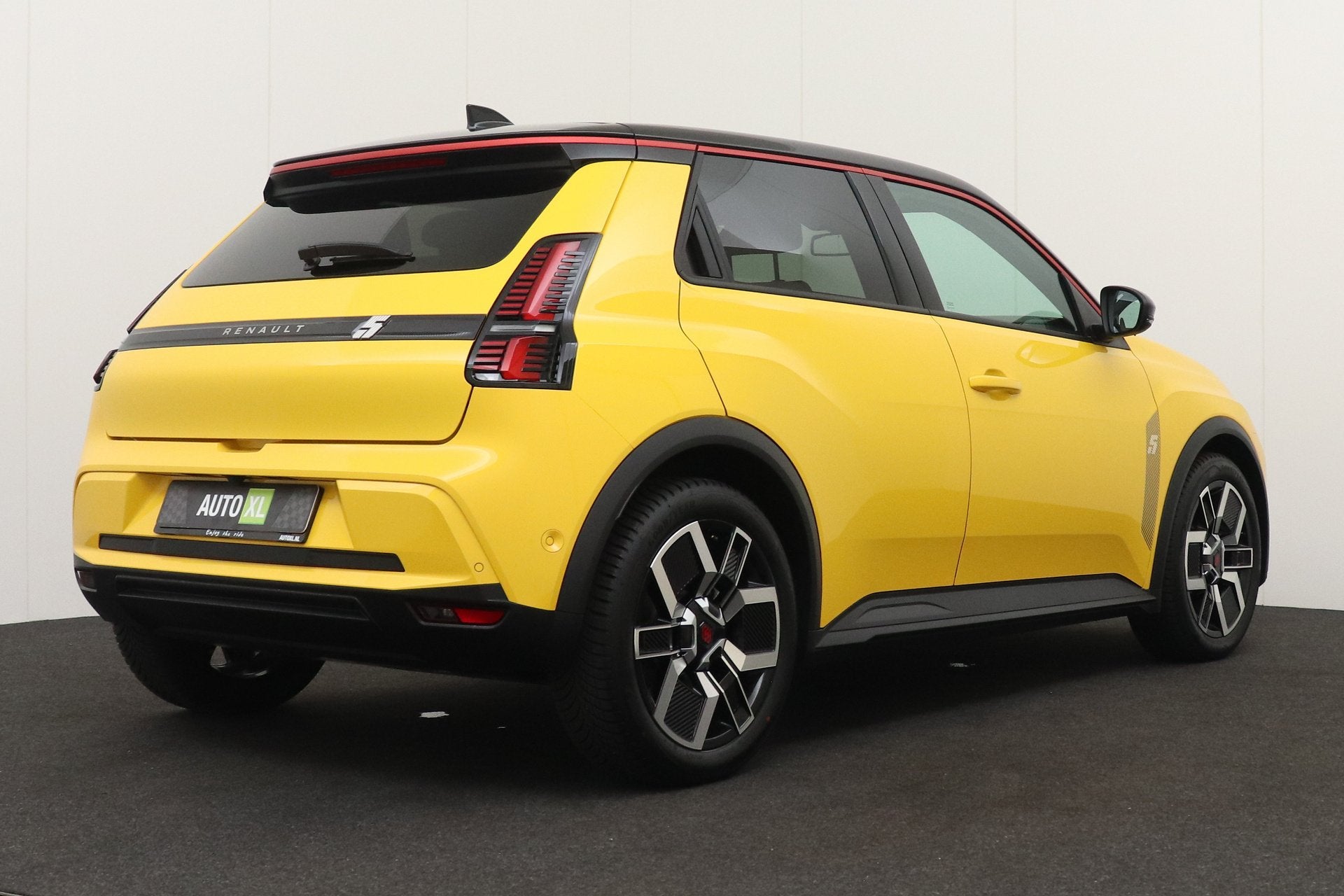 Renault 5 RS-Line 150 PK 52 kWh 410 KM WLTP Full Options Pow, Auto's, Dealer onderhouden, Stof, Gebruikt, Zwart