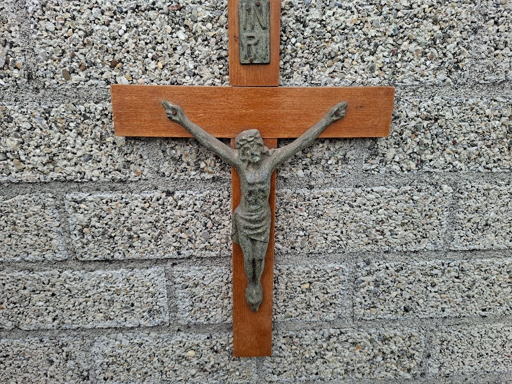 grote hangende eiken kruis met christus tin, Antiek en Kunst, Antiek | Religie, Ophalen of Verzenden
