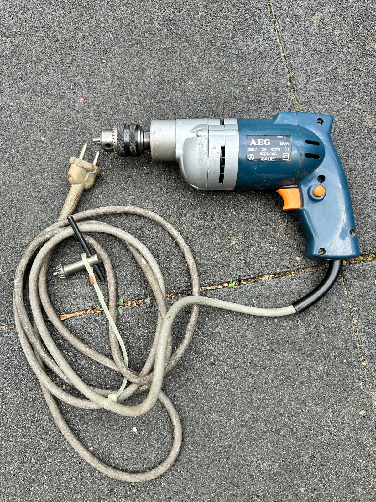 AEG Boormachine 88A - 420W - Gebruikt, Ophalen of Verzenden, Gebruikt, 400 tot 600 watt, Boormachine