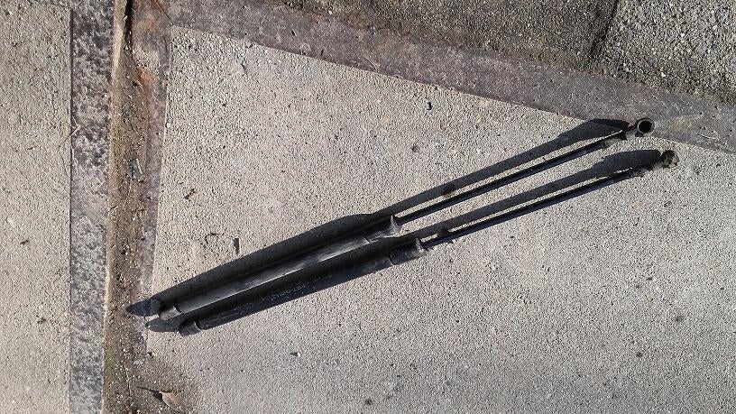 Setje gasveren vd achterklep Micra 2000, Ophalen of Verzenden