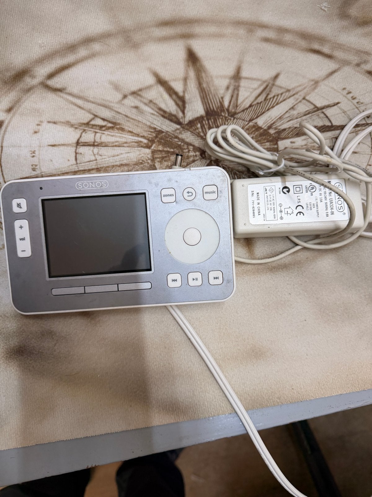 Sonos afstandsbediening met display en oplader, Ophalen of Verzenden, Gebruikt, Origineel, Met display