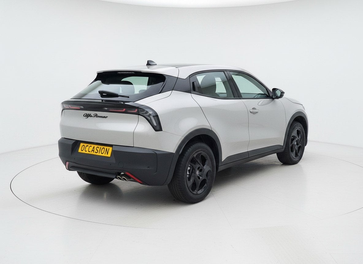 Alfa Romeo Junior 1.2 TURBO HYBRID IBRIDA | KEYLESS | A.C.C., Auto's, Alfa Romeo, Stof, Euro 6, Parkeersensor, 620 kg
