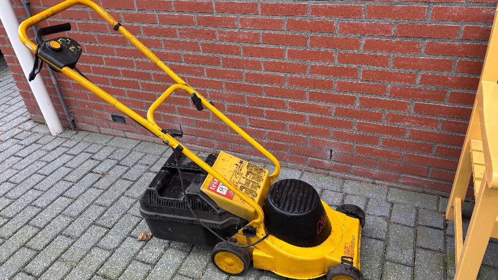 grasmaaier, Ophalen, Cirkelmaaier, Gebruikt, Elektrische grasmaaier