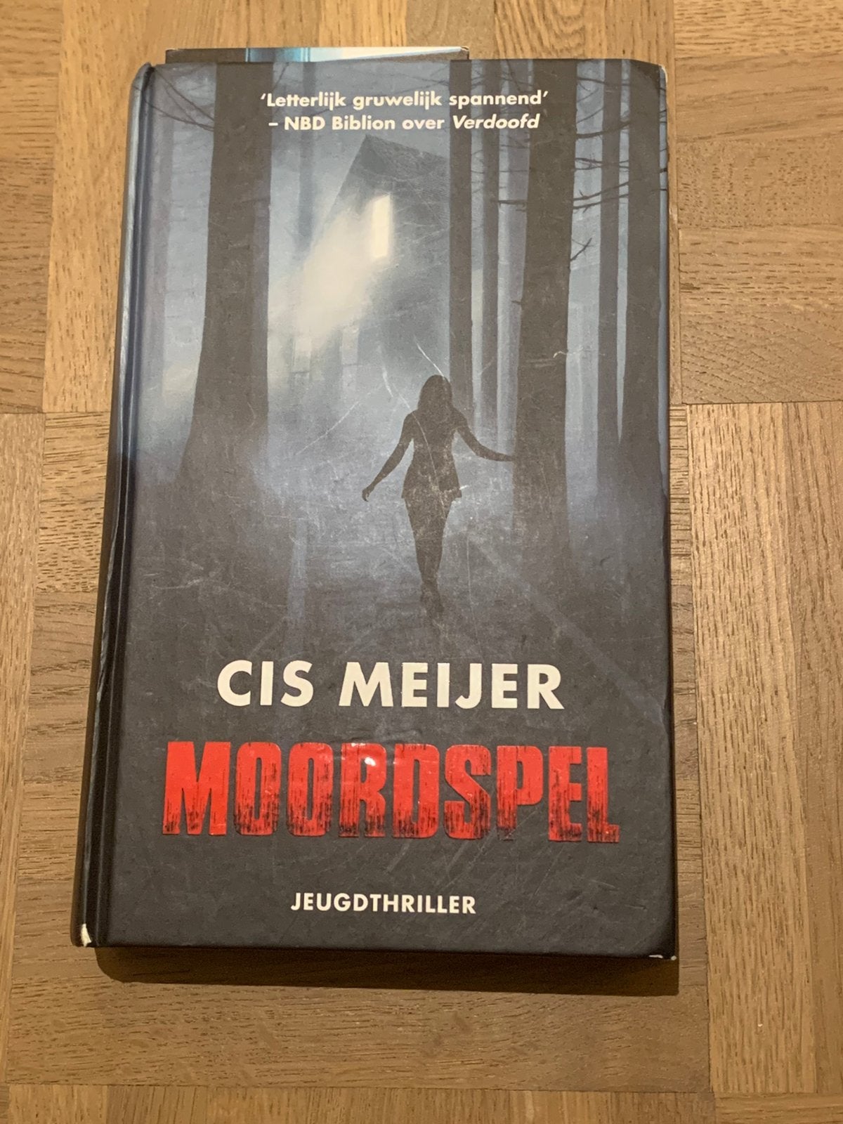 Moordspel boek (met handtekening op de boekenlegger), Ophalen of Verzenden, Zo goed als nieuw, Fictie