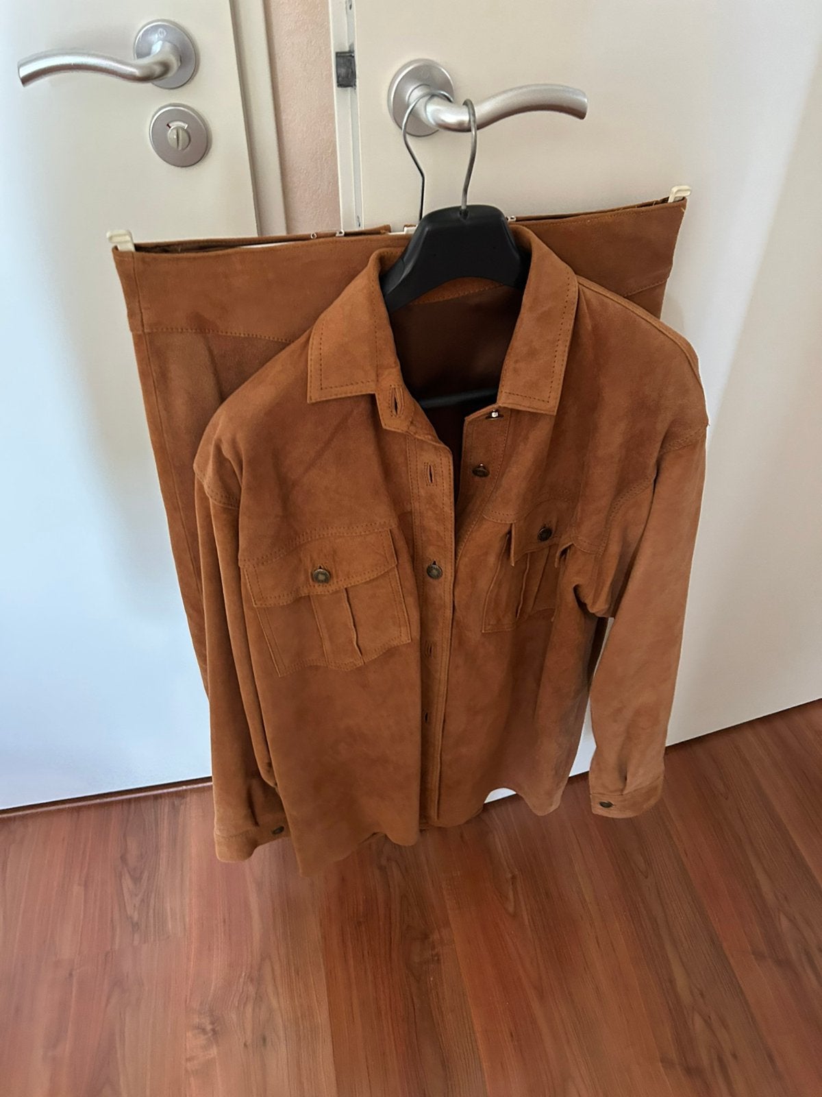 Suede bloes en rok, Ophalen, Zo goed als nieuw, Blauw
