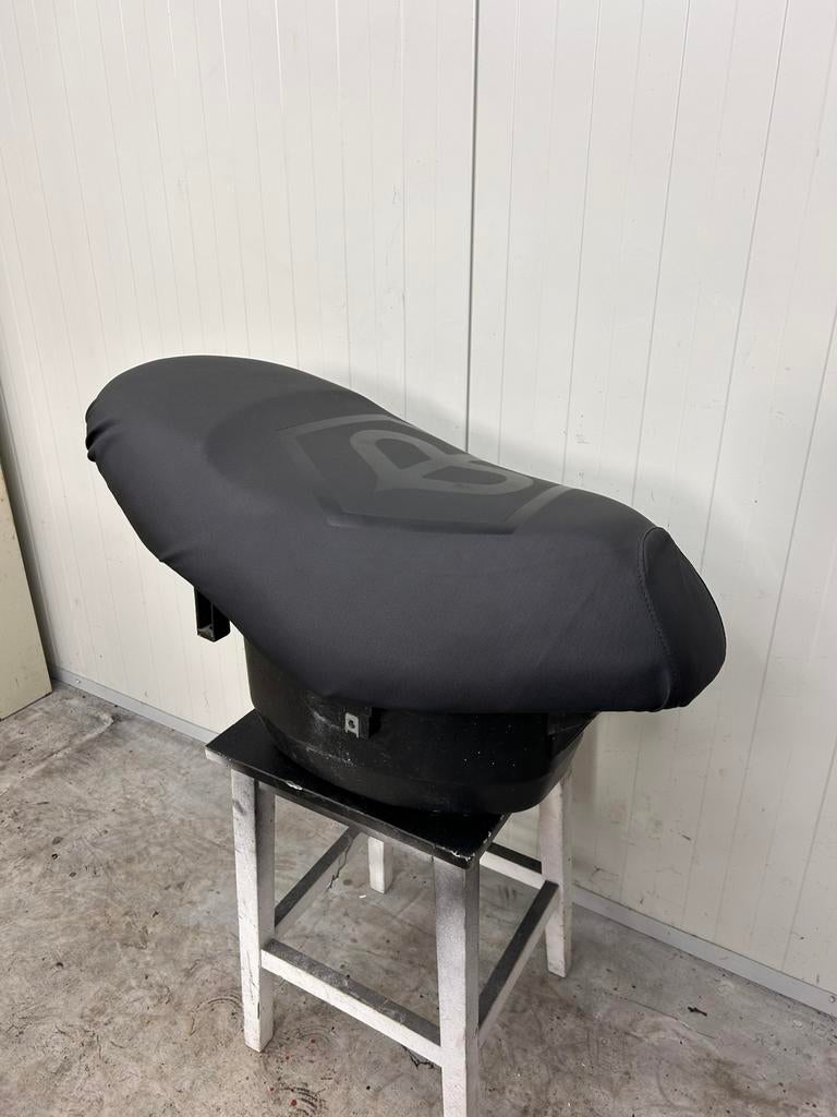 Piaggio zip SP zadel met bak, Ophalen of Verzenden, Zo goed als nieuw, Zadel, Piaggio