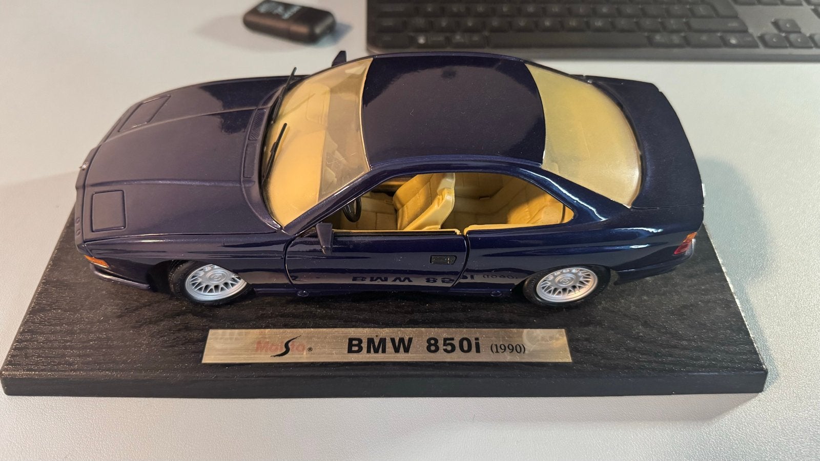 Maisto BMW 850i (1990) modelauto, Hobby en Vrije tijd, Modelauto's | 1:18, Ophalen of Verzenden, Zo goed als nieuw, Auto, Maisto