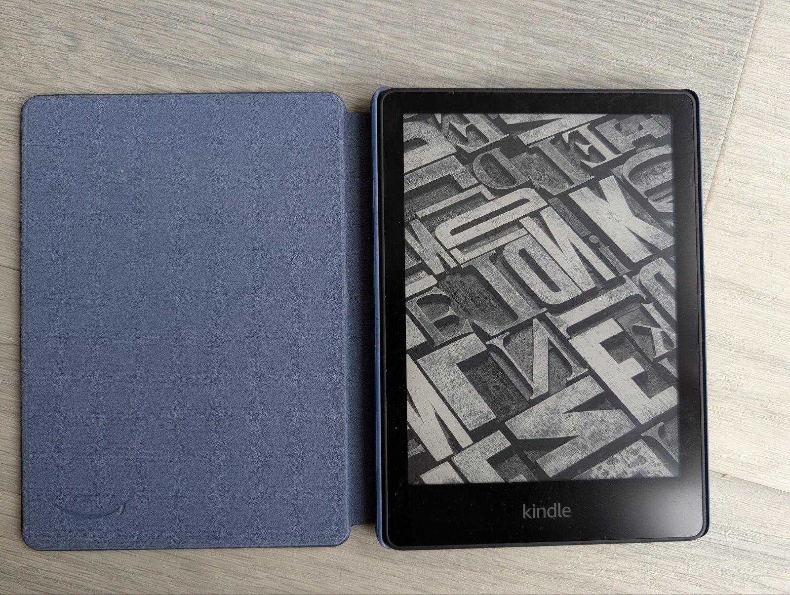 Amazon Kindle Paperwhite (11e generatie) met officiële besch, Computers en Software, E-readers, 8 GB, Ophalen of Verzenden, 7 inch