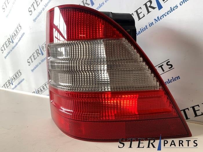 Achterlicht rechts van een Mercedes ML-Klasse, Gebruikt, -, Ophalen of Verzenden, -