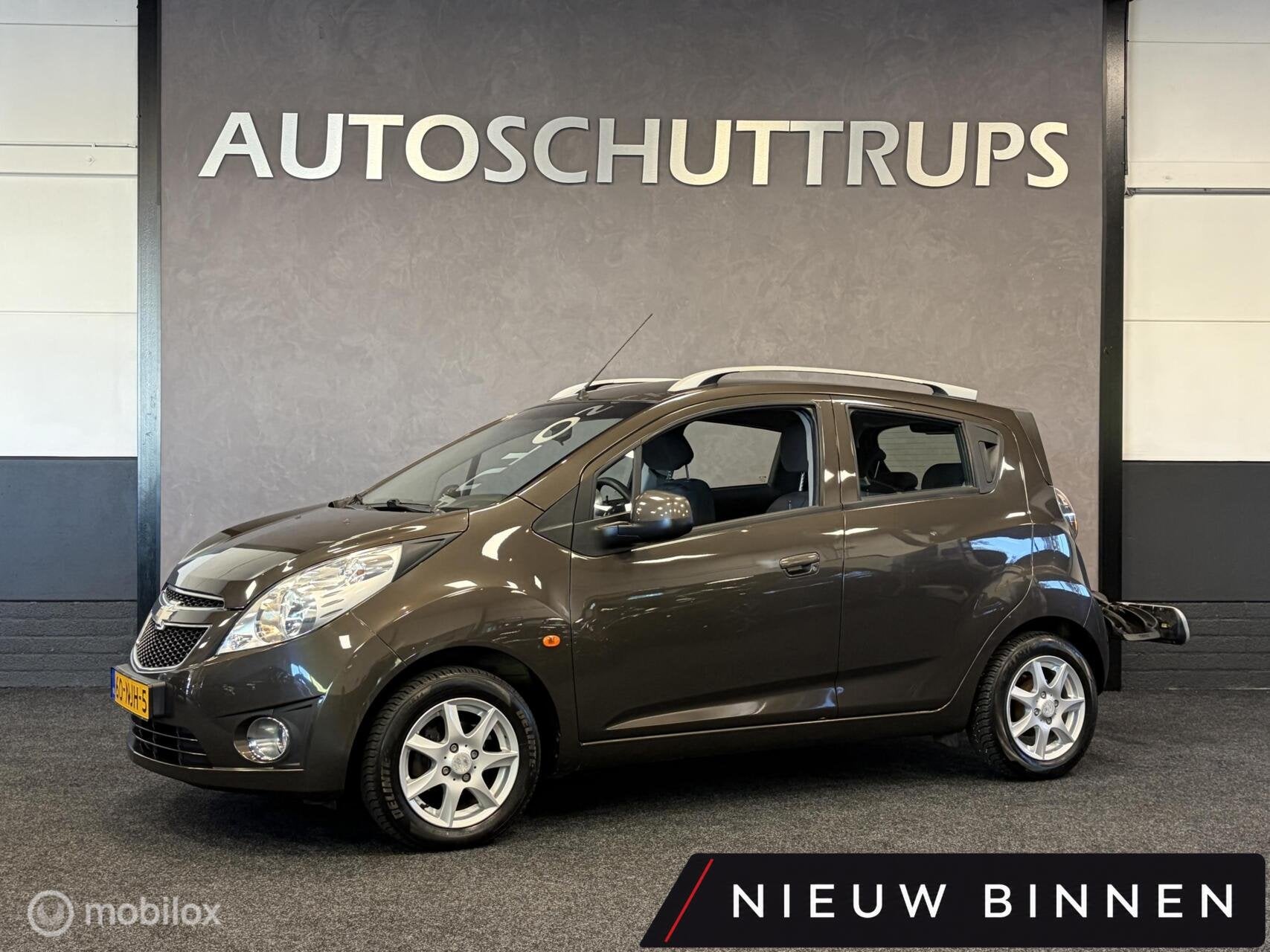 Chevrolet Spark 1.0 16V LS SLECHTS 64.000 KM NAP / AIRCO / G, Auto's, Voorwielaandrijving, Gebruikt, 4 cilinders, Bruin