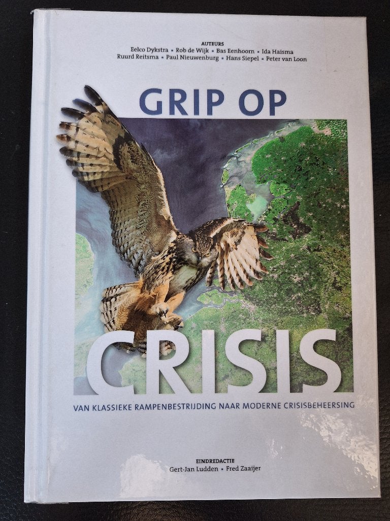 Grip op crisis, Ophalen of Verzenden, Alpha, Zo goed als nieuw, HBO