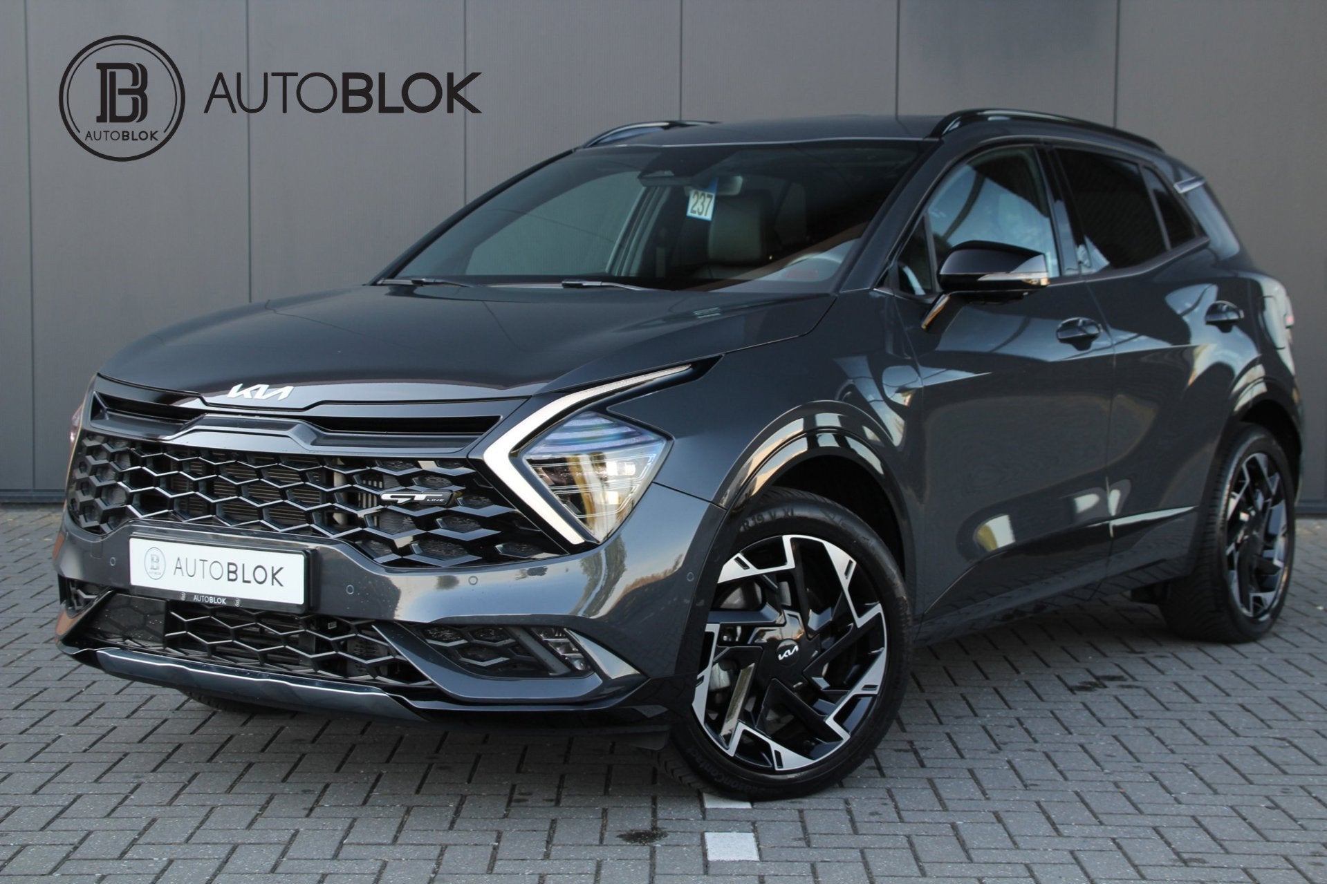 Kia Sportage 1.6 T-GDi Plug-in Hybrid AWD GT-PlusLine | Stoe, Auto's, Automaat, Gebruikt, Zwart, 4 cilinders