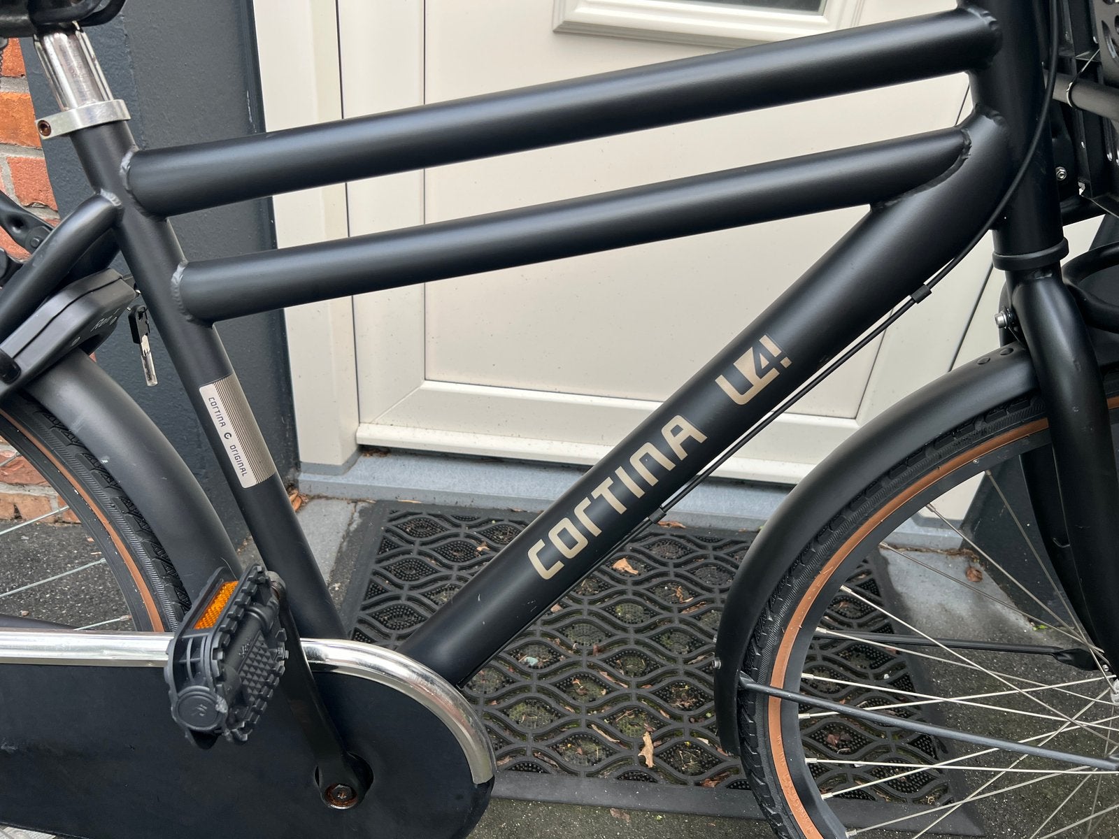 Perfect Jongensfiets Cortina U4 Original 26inch nieuwe model, Terugtraprem, Versnellingen, Zo goed als nieuw, Ophalen