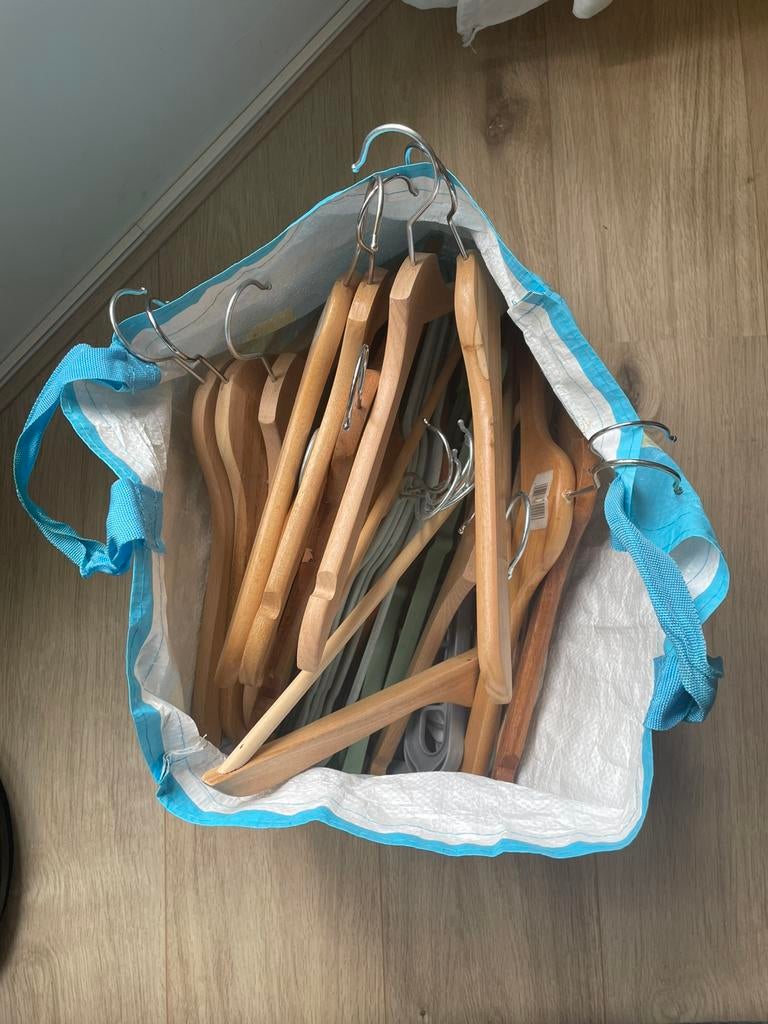 Clothing Hangers, Ophalen, Zo goed als nieuw, Hout