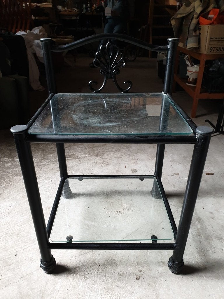 Smeedijzeren tafeltje zwart met glas tafelblad, Minder dan 55 cm, Gebruikt, Metaal of Aluminium, Rechthoekig