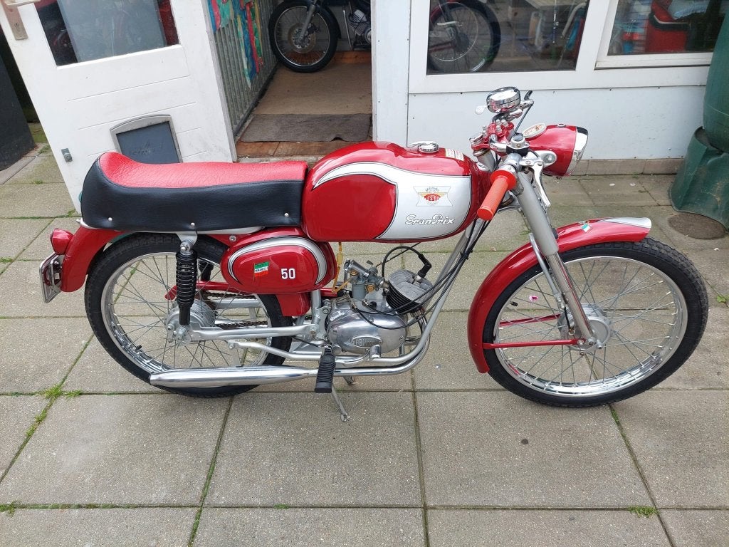 Te Koop , Testi grandprix bromfiets ., Maximaal 45 km/u, 49 cc, 3 versnellingen, Ophalen