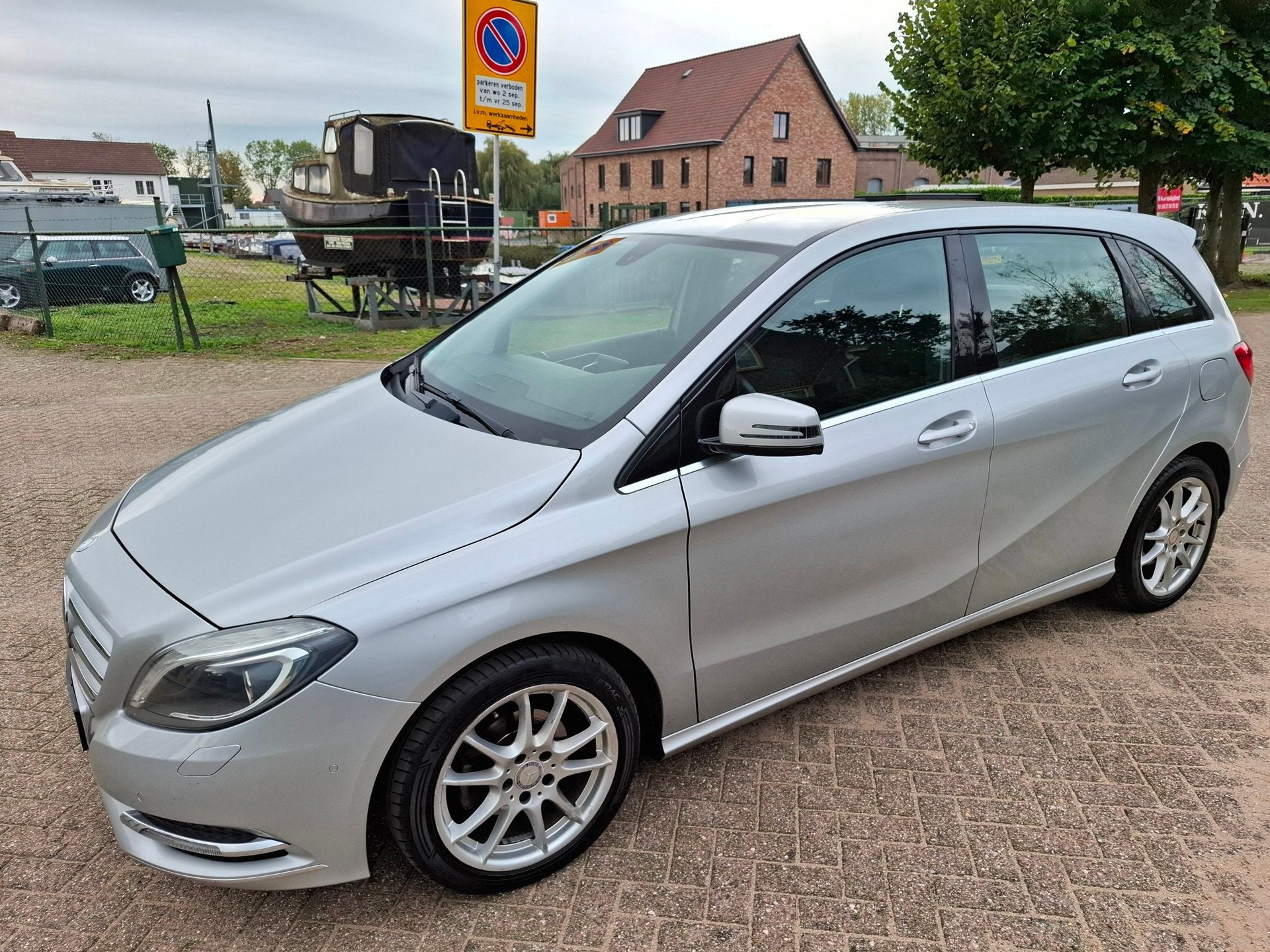 Mercedes-Benz B-klasse 180 Ambition, Auto's, Voorwielaandrijving, Stof, Gebruikt, 4 cilinders