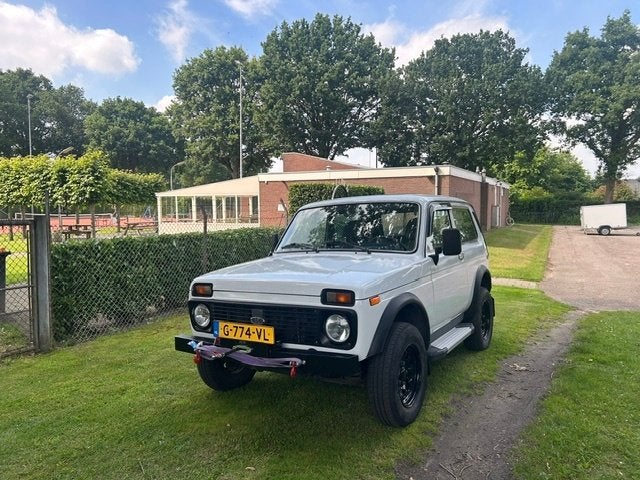 Lada Niva 1.7 I 4WD 2009 Wit, Auto's, Lada, Stof, Niva, Wit, 11 km/l