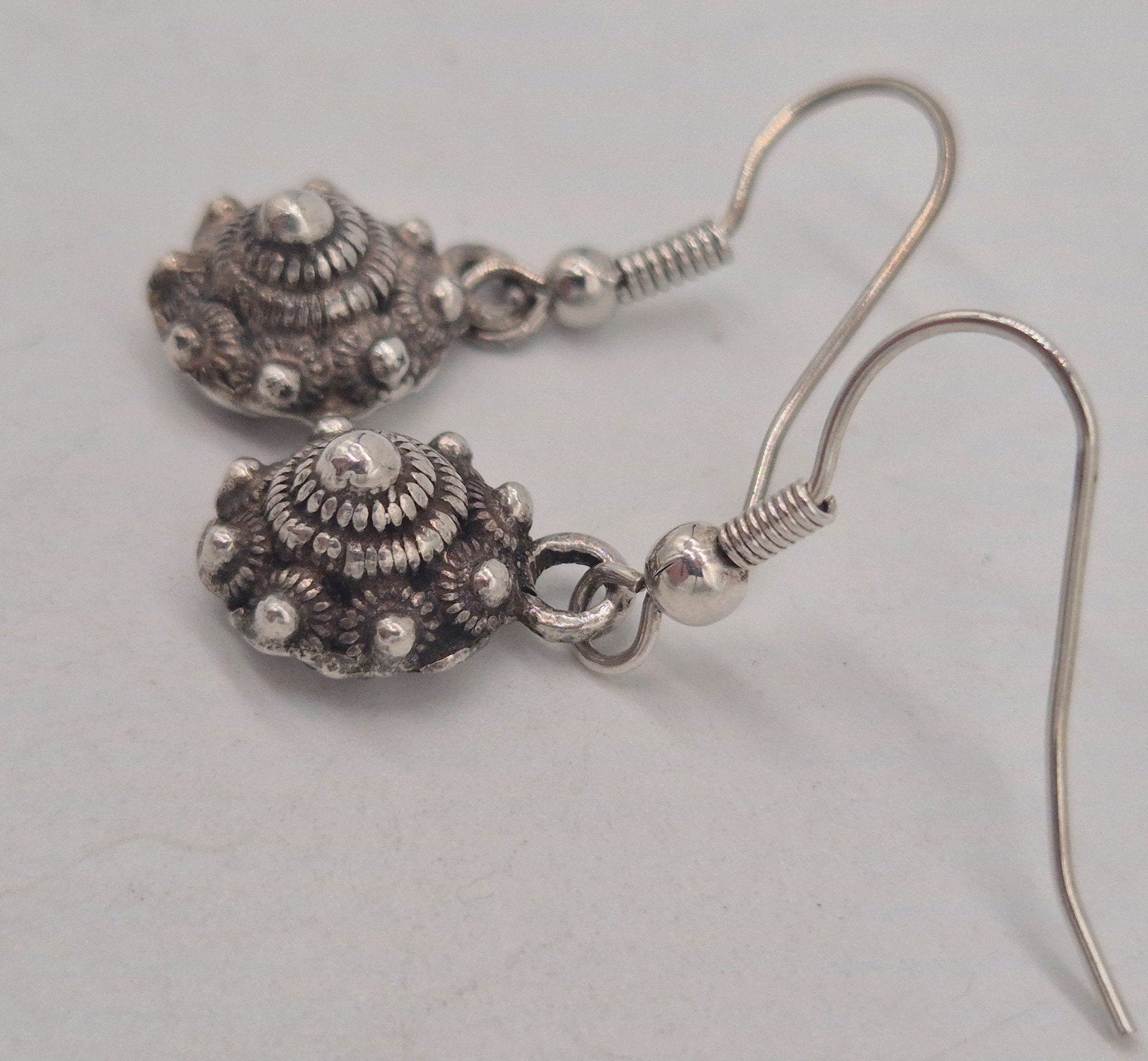 Oude Zeeuwse zilveren knop oorbellen, Gebruikt, Verzenden, Knopjes of Stekers, Zilver