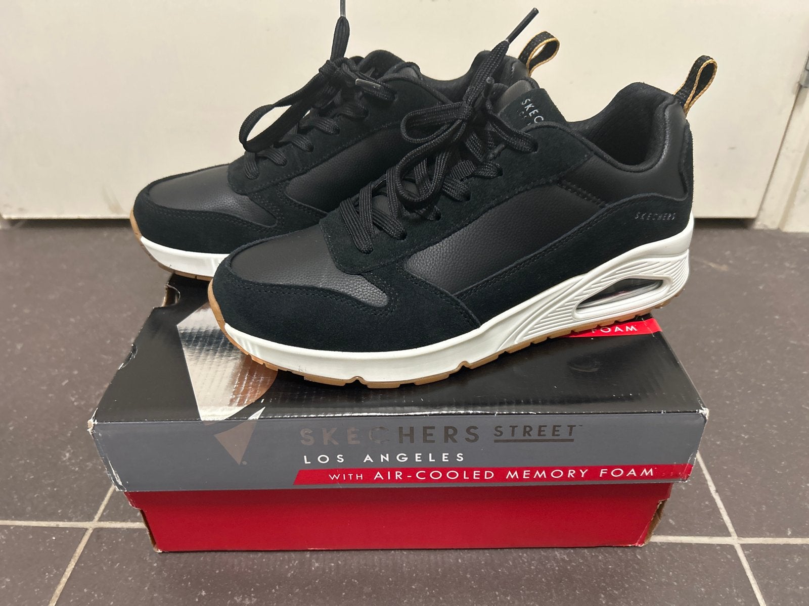 Nieuwe Skechers Street Los Angeles sneakers met memory foam, Ophalen of Verzenden, Nieuw, Zwart, Sneakers of Gympen