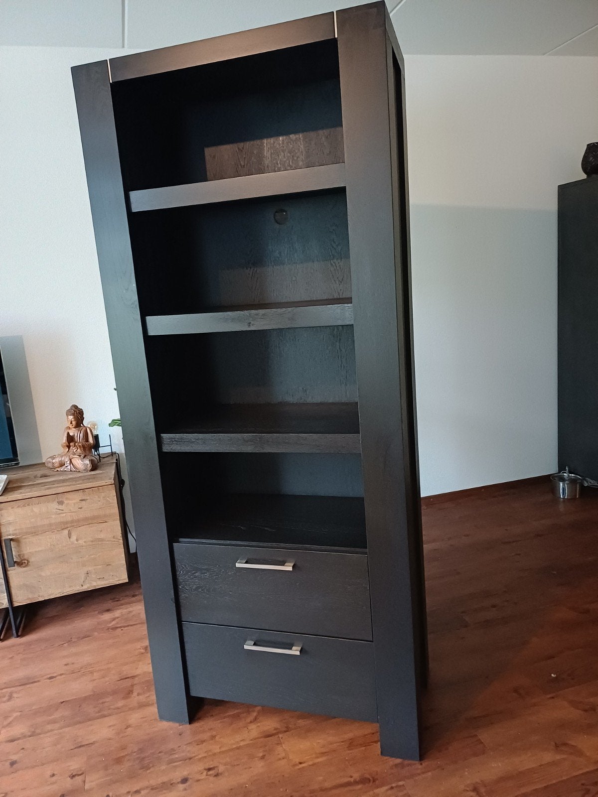 Hoge kast Massief zwart eiken Cielo Zware kwaliteit Ladekast, Ophalen, 200 cm of meer, Zo goed als nieuw, Minder dan 150 cm