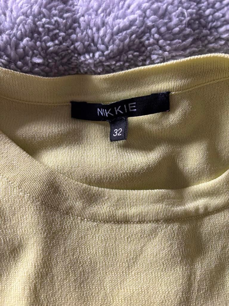 Nikkie shirt stretch lange mouwen maat 32, Geel, Ophalen of Verzenden, Lange mouw, Maat 34 (XS) of kleiner
