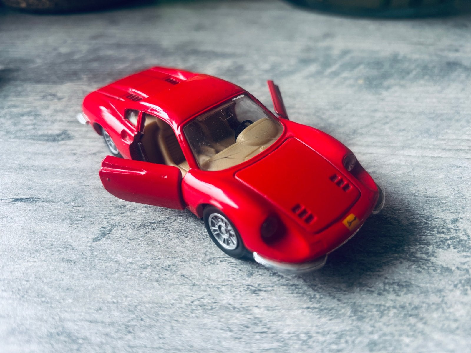 2 x Maisto Shell Ferrari Dino 246GT Schaalmodel 1/36 Rood, Ophalen, Gebruikt