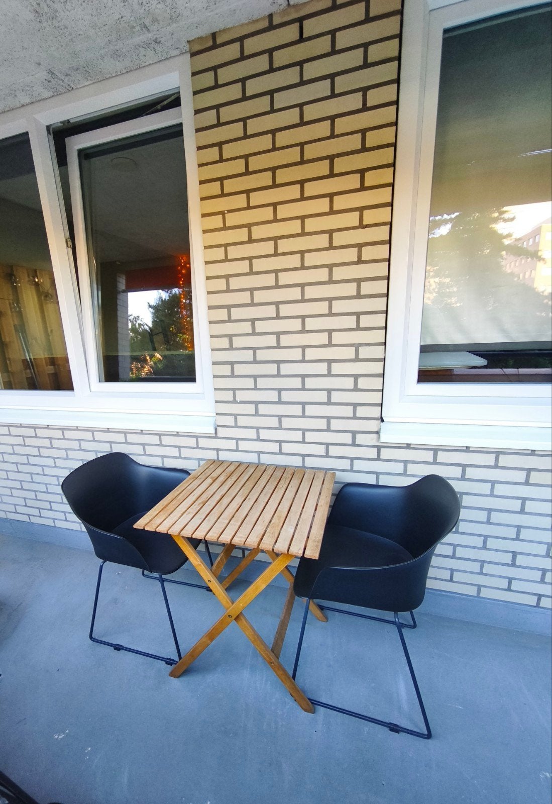 Balkon-tuinset zwart – 2 stoelen + tafel, Ophalen, Zo goed als nieuw, Kunststof, 2 zitplaatsen