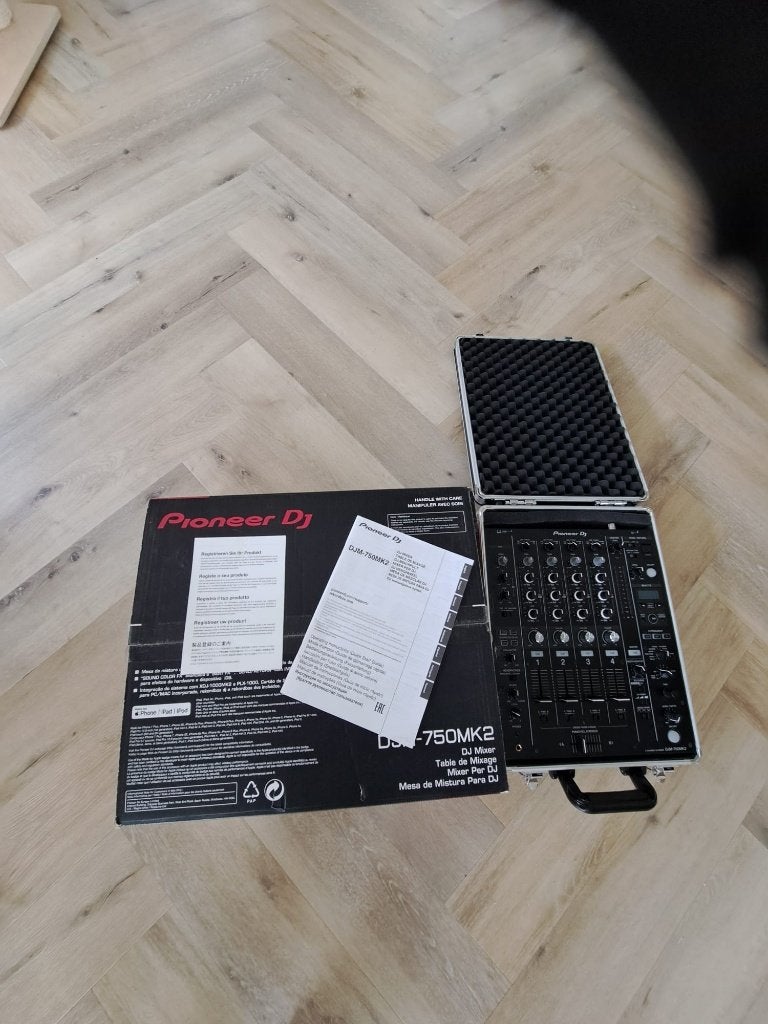 Pioneer DJM‑750MK2 + Flightcase – nette staat, Muziek en Instrumenten, Dj-sets en Draaitafels, Ophalen, Zo goed als nieuw, Dj-set
