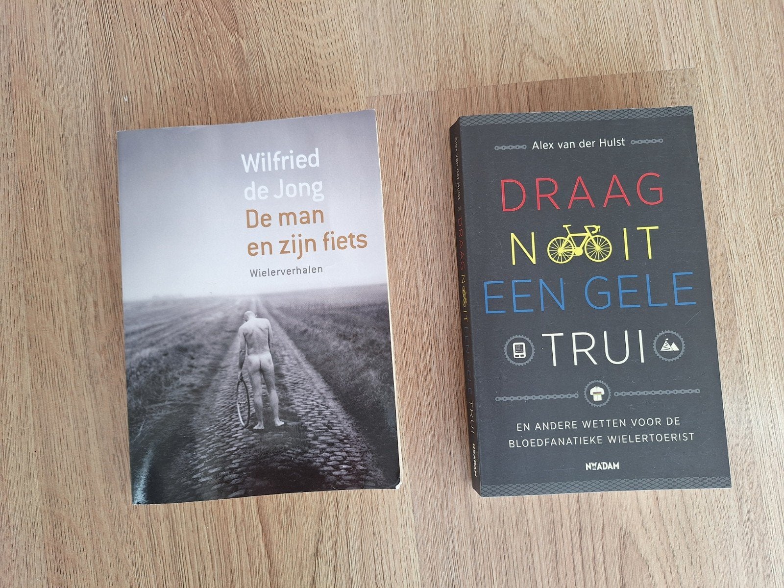 De man en zijn fiets & Draag nooit een gele t, Ophalen of Verzenden, Zo goed als nieuw, Wilfried de Jong, Alex van der Hulst, Lopen en Fietsen
