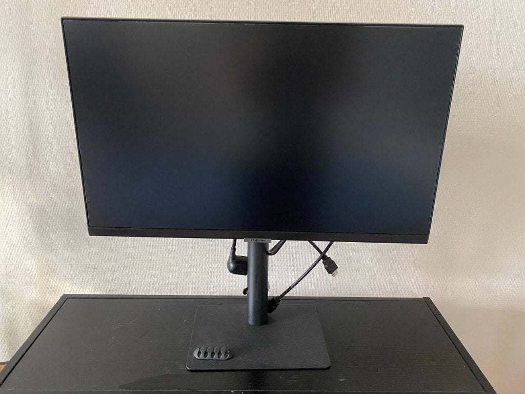 Samsung S24A600UCU - 24″ QHD (2K), In hoogte verstelbaar, Zo goed als nieuw, Samsung, 61 t/m 100 Hz