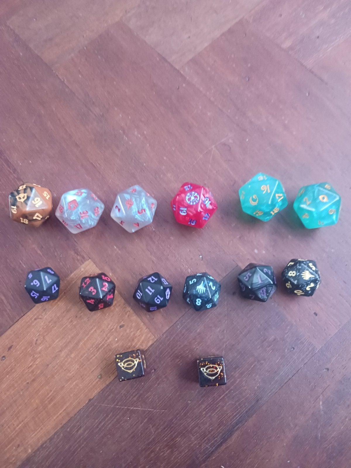 dobbelstenen set - Diverse kleuren en maten, Ophalen of Verzenden, Gebruikt