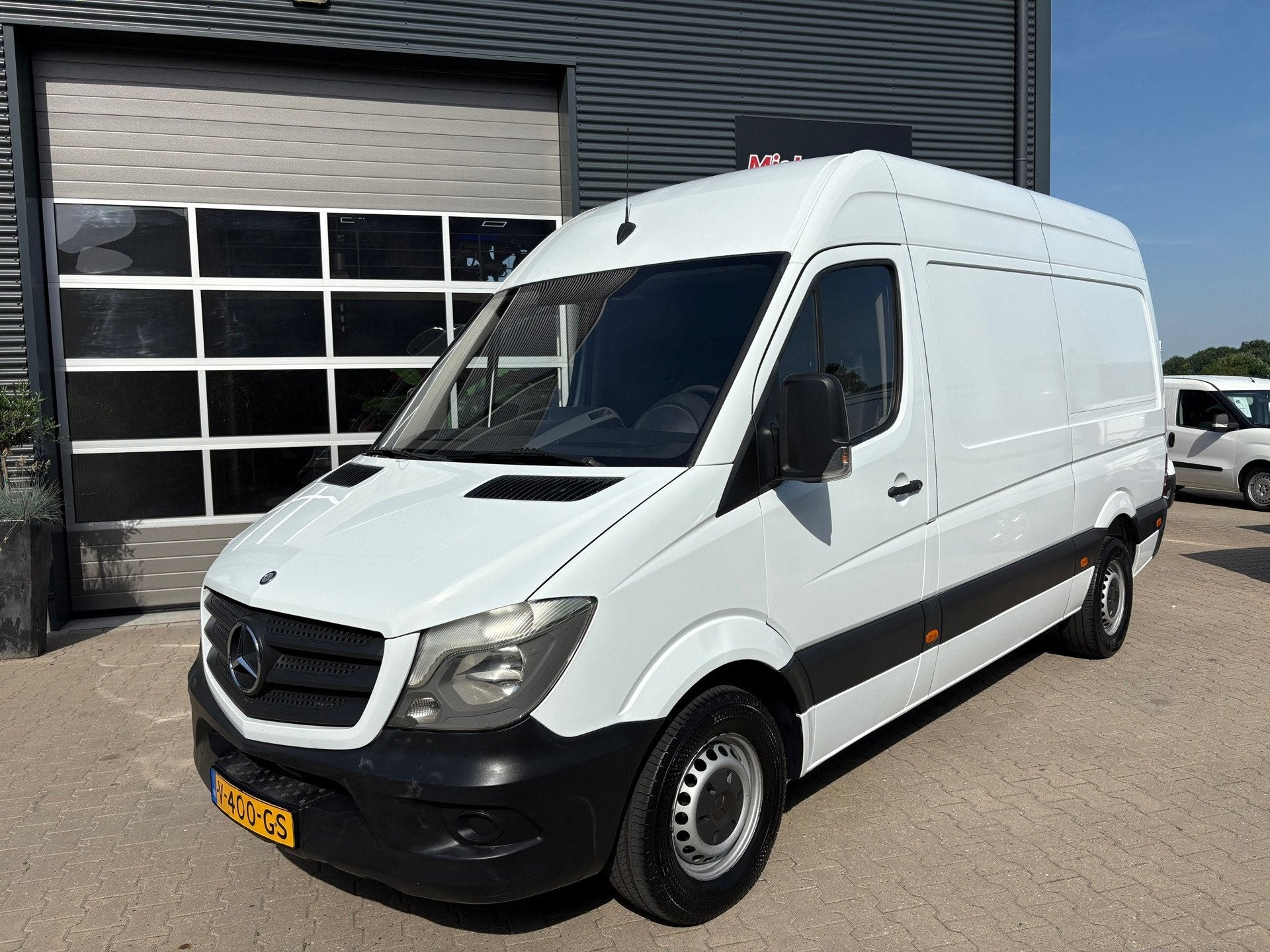 Mercedes-Benz Sprinter 316 432LTrekgewicht 3500 KG, 13 km/l, Euro 5, Zwart, 4 cilinders