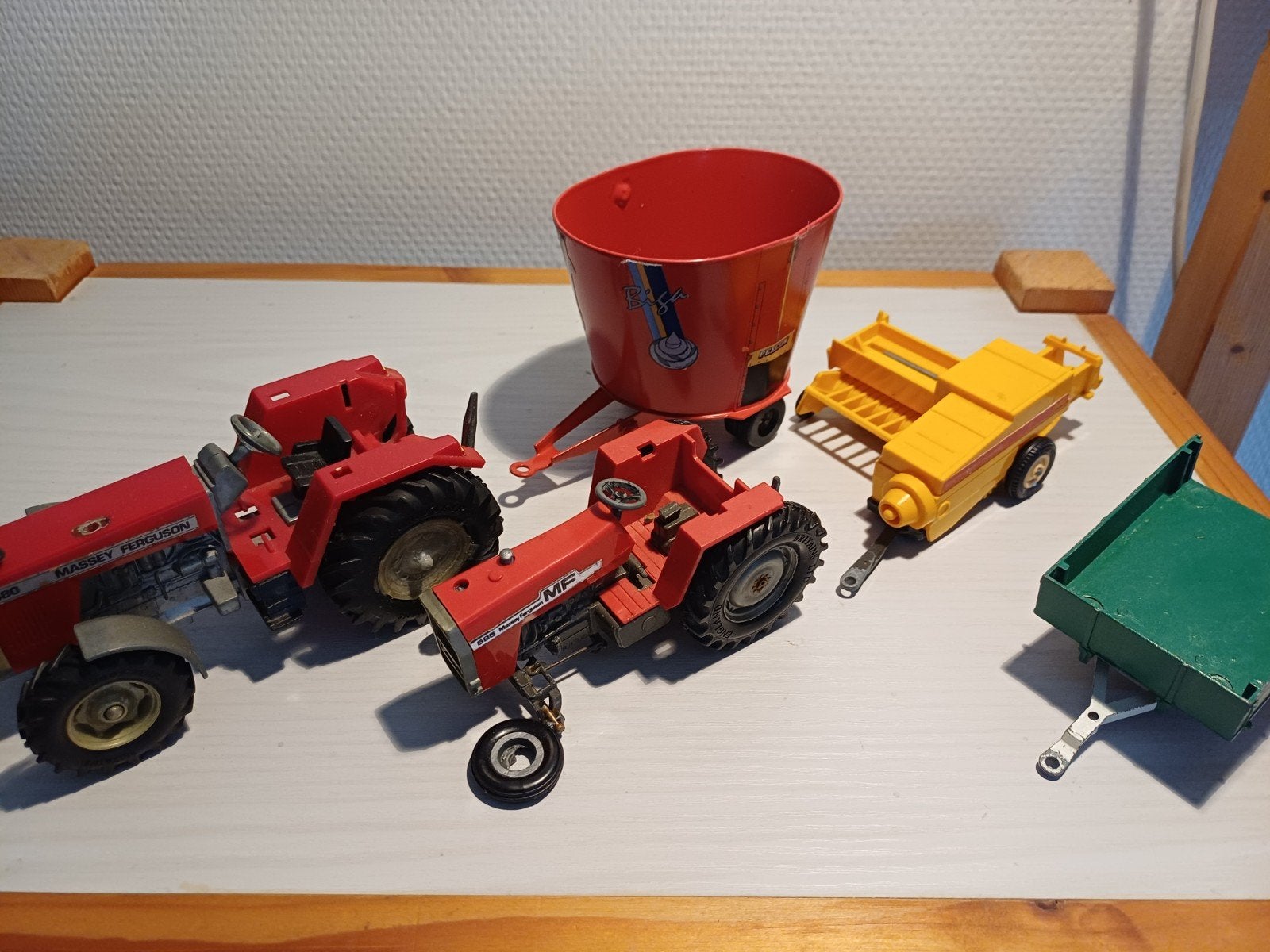 Britains Siku met schade, Ophalen of Verzenden, Zo goed als nieuw, Tractor of Landbouw, Britains